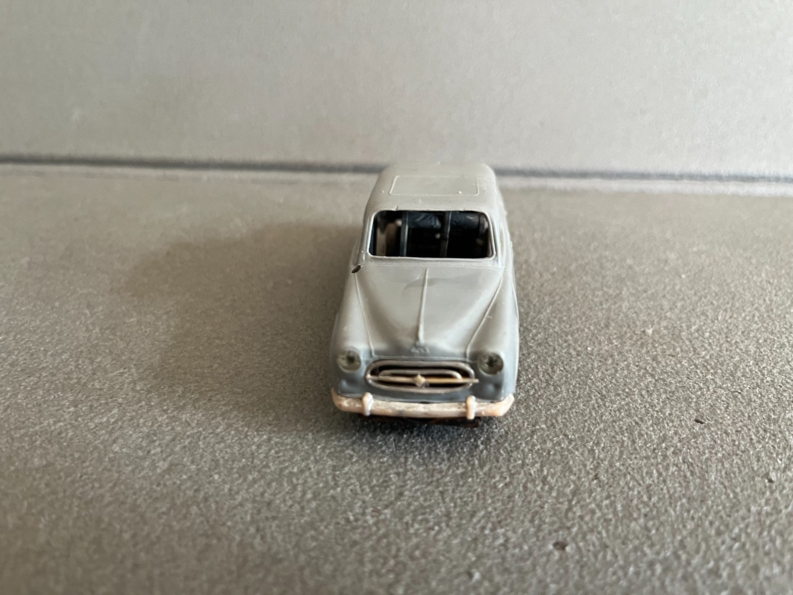 Voiture Miniature Ancienne Peugeot 403 Norev Plastique France Epave 1/43