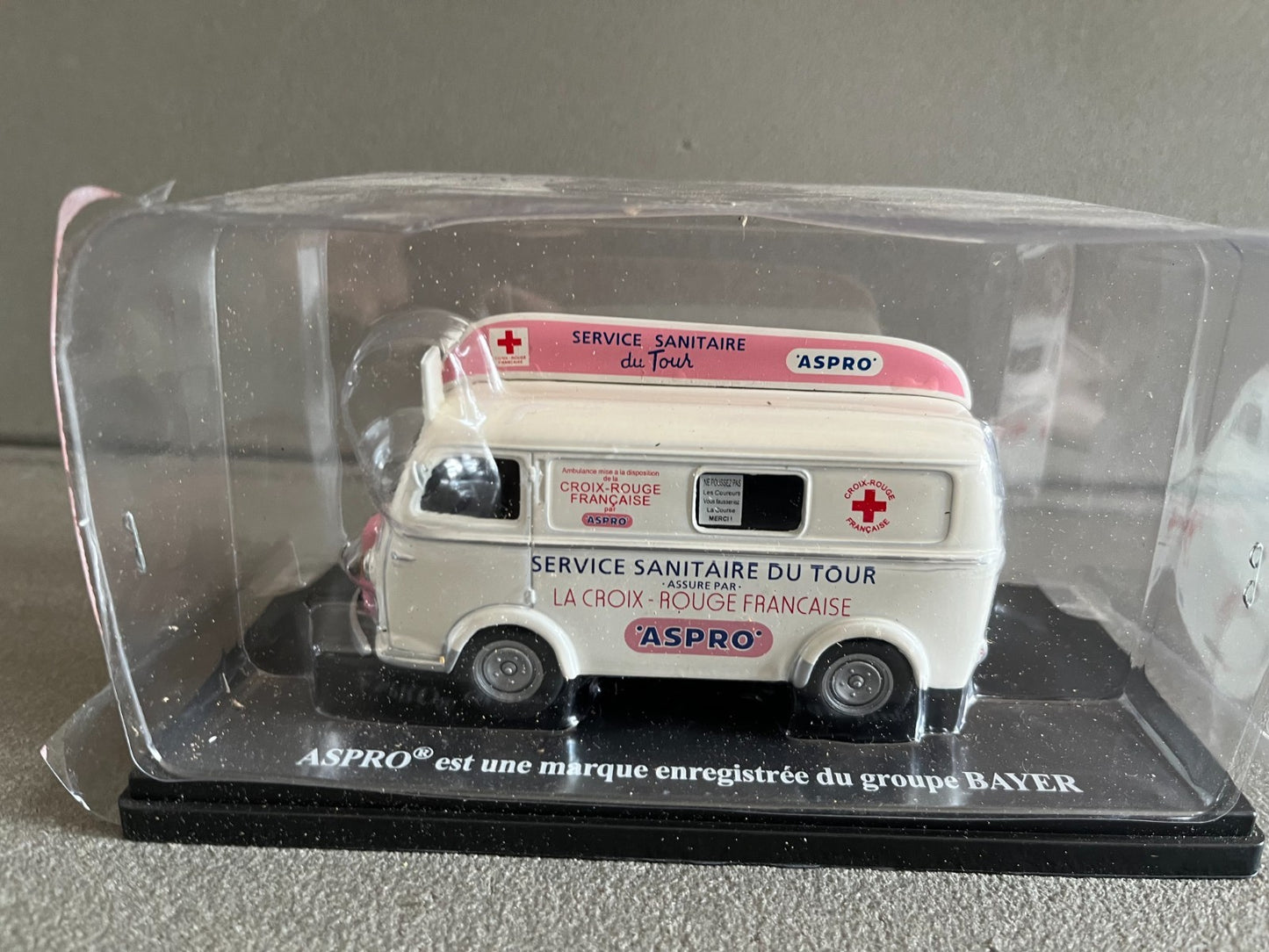 Voiture miniature Camion Peugeot D3A Aspro Auto Plus Hachette 1/43