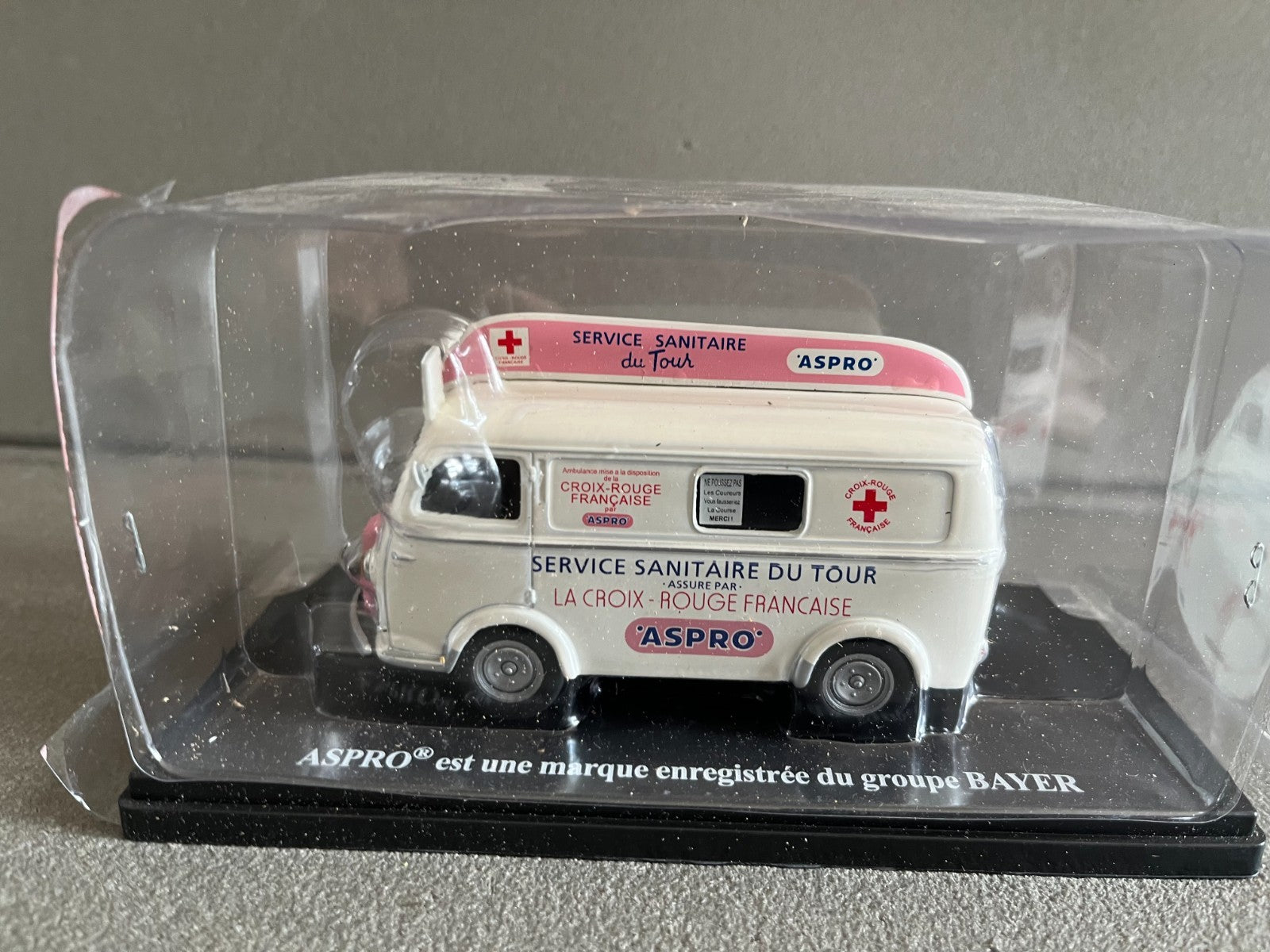 Voiture miniature Camion Peugeot D3A Aspro Auto Plus Hachette 1/43