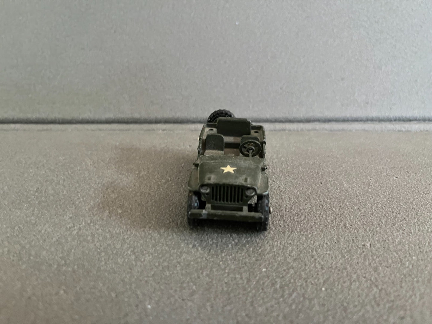 Ancienne Miniature Militaire Voiture Jeep Dinky Toys Meccano France Epave