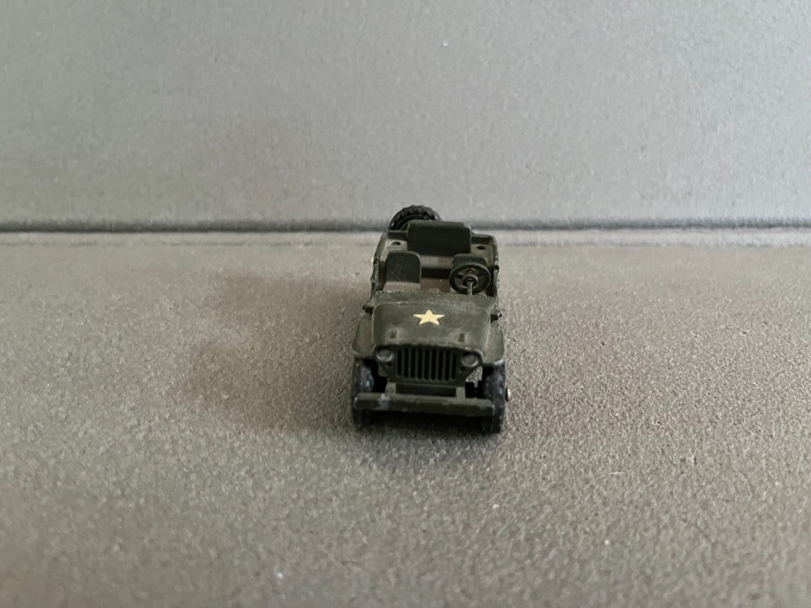 Ancienne Miniature Militaire Voiture Jeep Dinky Toys Meccano France Epave
