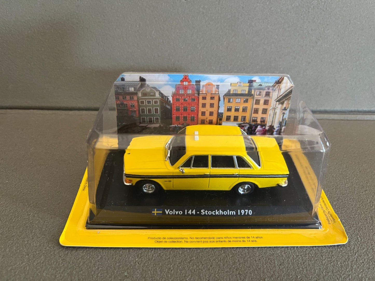 Voiture Miniature Volvo 144 Stockholm 1970 Taxi du Monde au 1/43