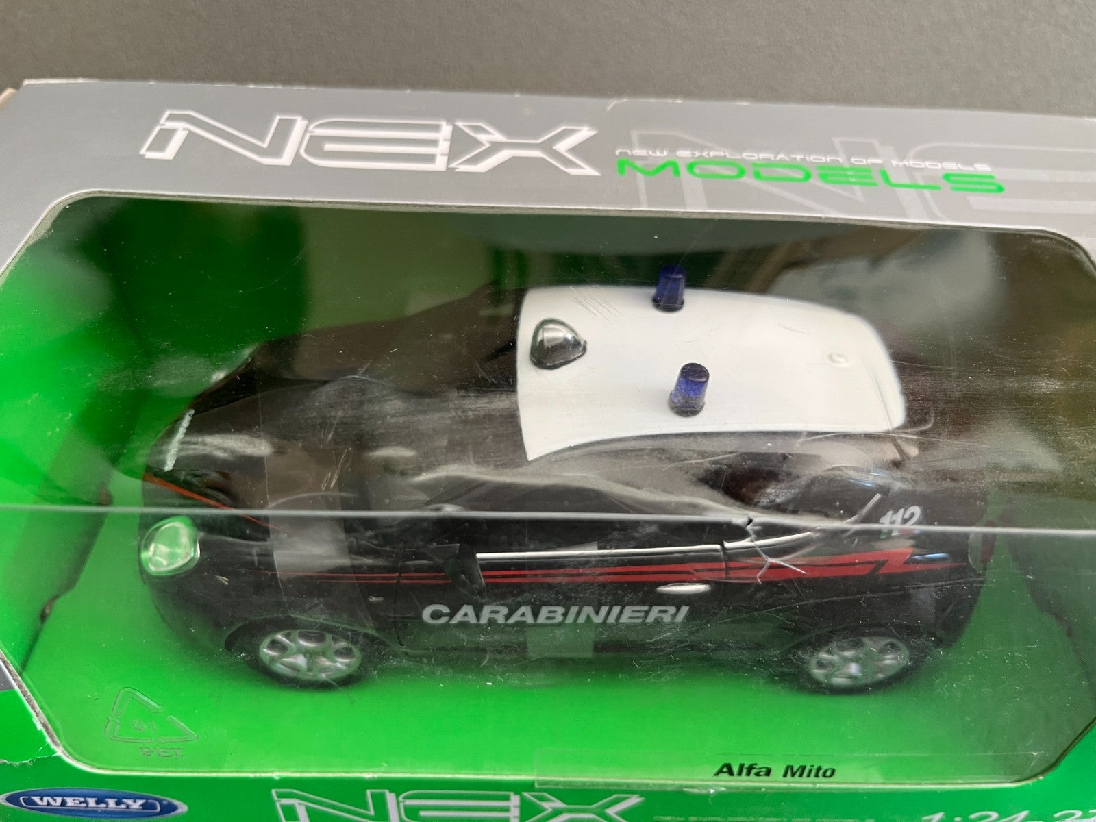 Voiture miniature Alfa Romeo Mito Carabinieri Welly au 1/24
