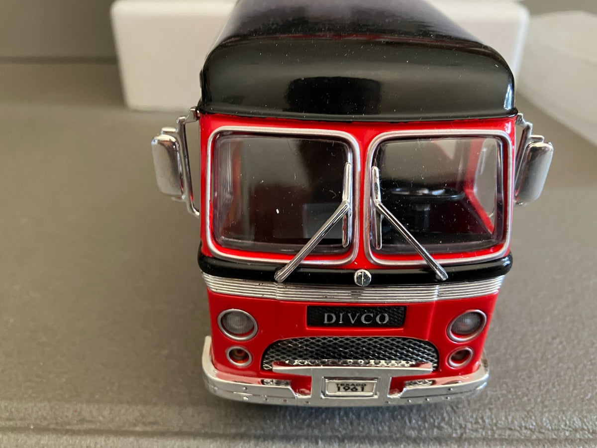 Voiture miniature Camion Fourgon Texaco 1961 Divco Dividend Model 70 1/34
