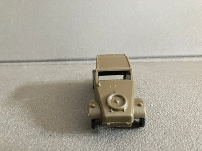 Ancienne Miniature Militaire Jouet de Bazar Plastique Volkswagen Kubelwagen 1/43