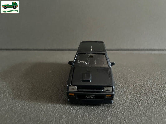Voiture miniature Diapet Daihatsu Mira Japan au 1/35