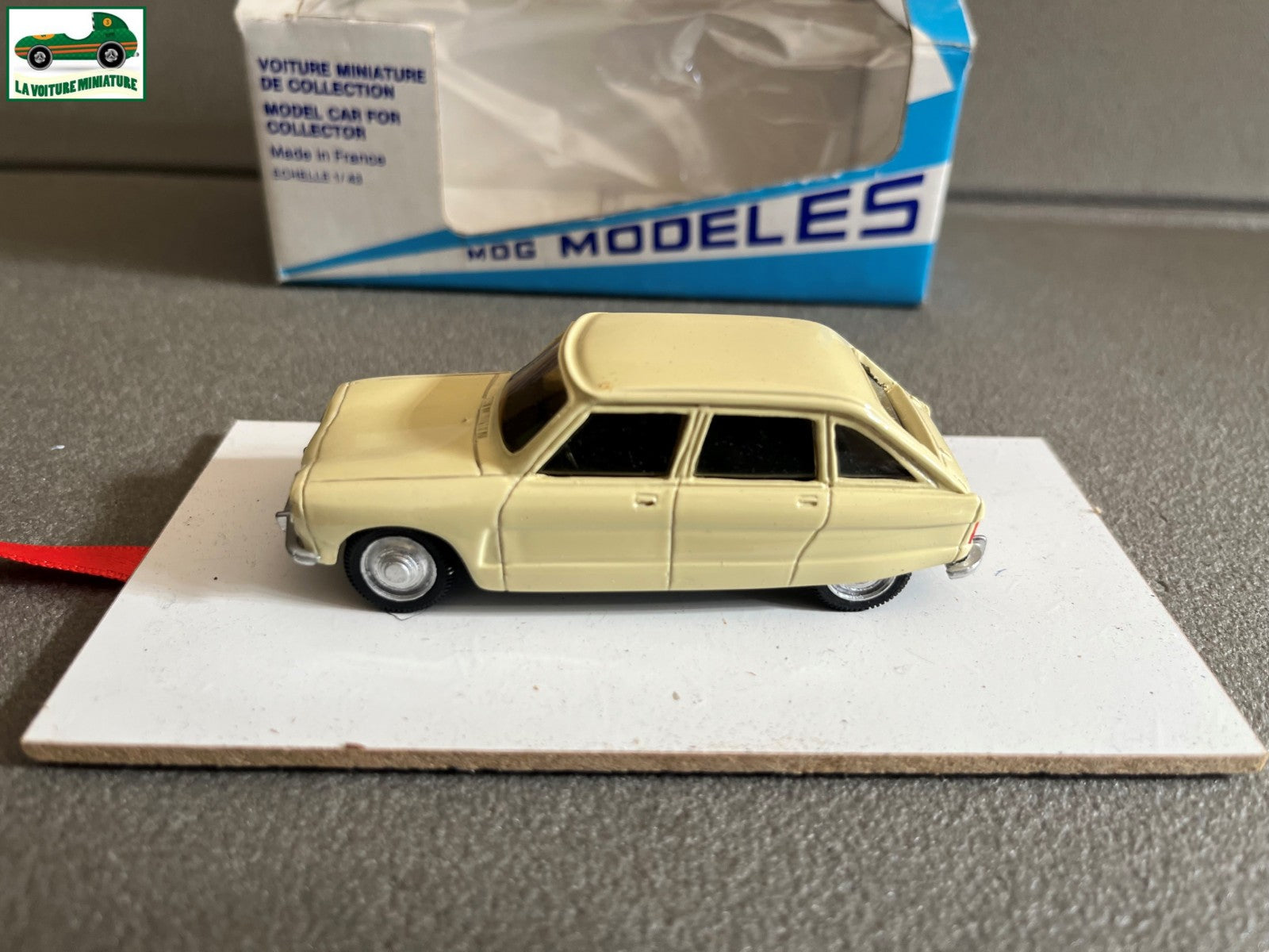 Voiture Miniature Kit résine monté Citroen Ami 8 MOG Modeles au 1/43