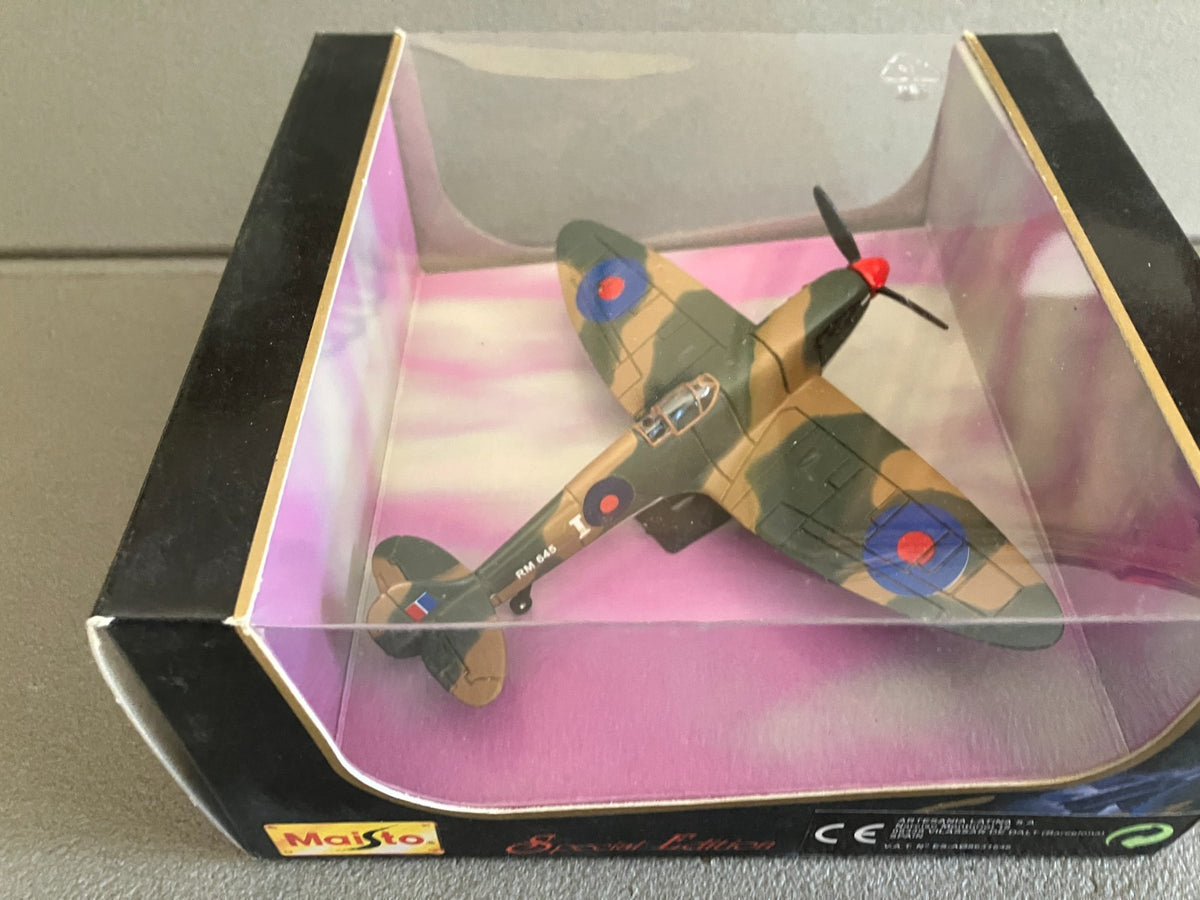 Avion miniature Militaire WWII Maisto Flyers 1/72