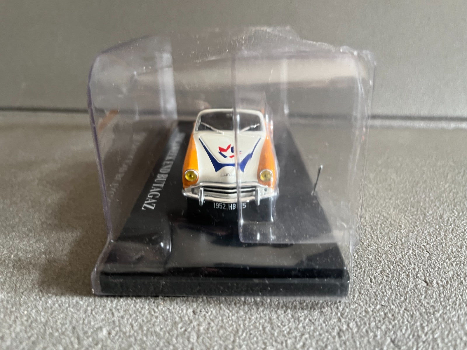 Voiture miniature Camion Simca Week End Butagaz Auto Plus Hachette 1/43