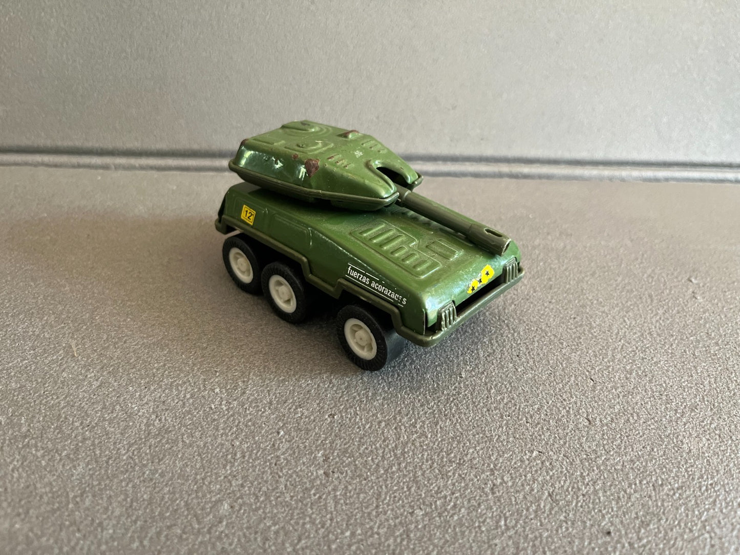 Jouet Ancien Voiture Miniature Militaire Char Tank Blindé 6 roues Gozan Spain