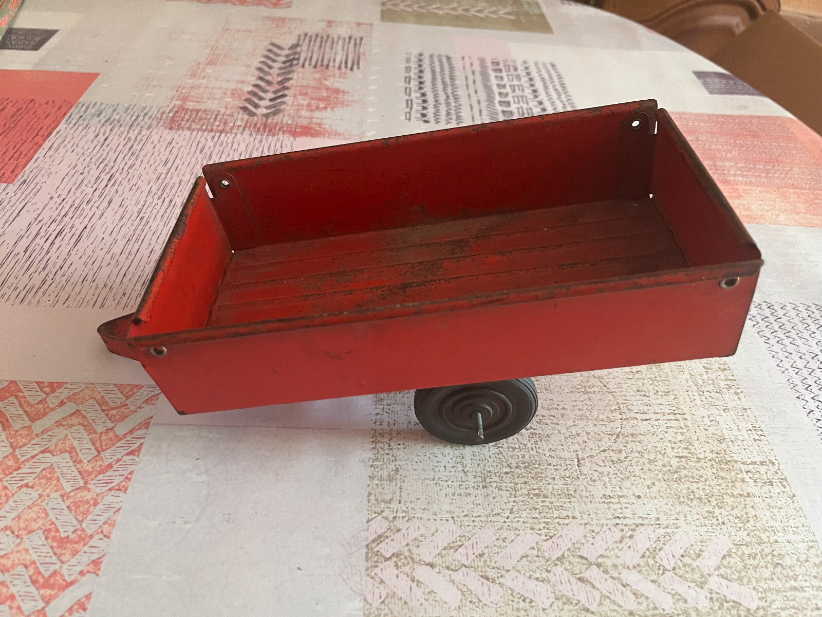 Ancienne Voiture Miniature Agricole Tracteur Fer Metal Remorque Années 1950 ?