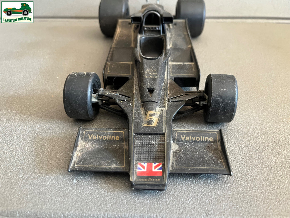 Ancienne Voiture Miniature Lotus JPS MK3 F1 Polistil Italy au 1/16