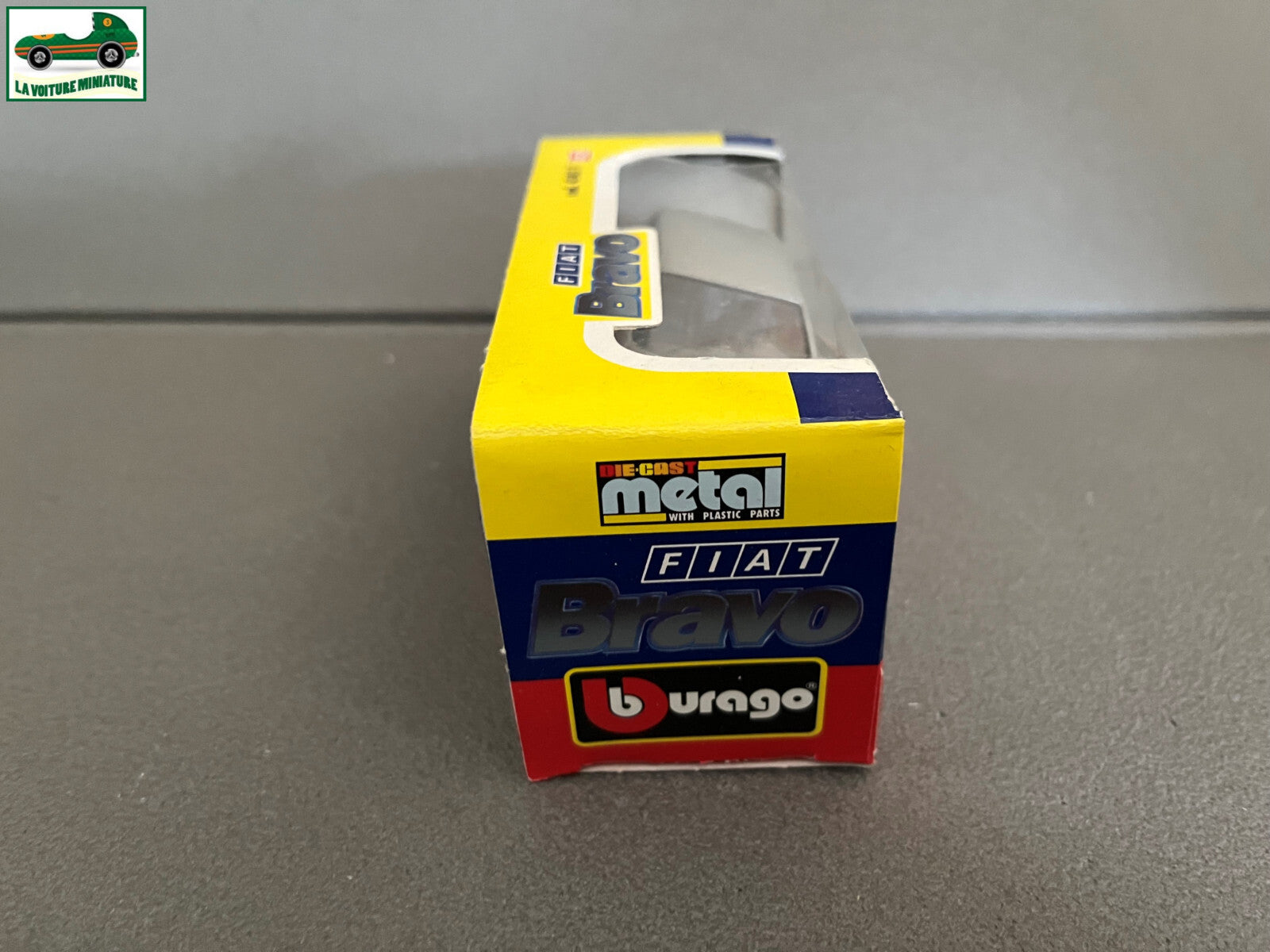 Voiture miniature Fiat Bravo cod. 4145 F Burago au 1/43