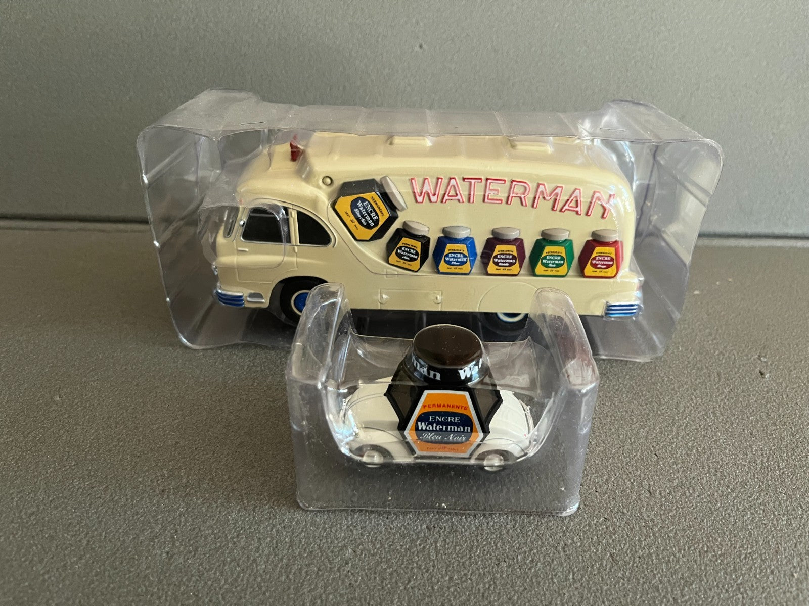 Miniature Camion Ford Cargo + Voiture Rovin Waterman Hachette Tour France 1/43