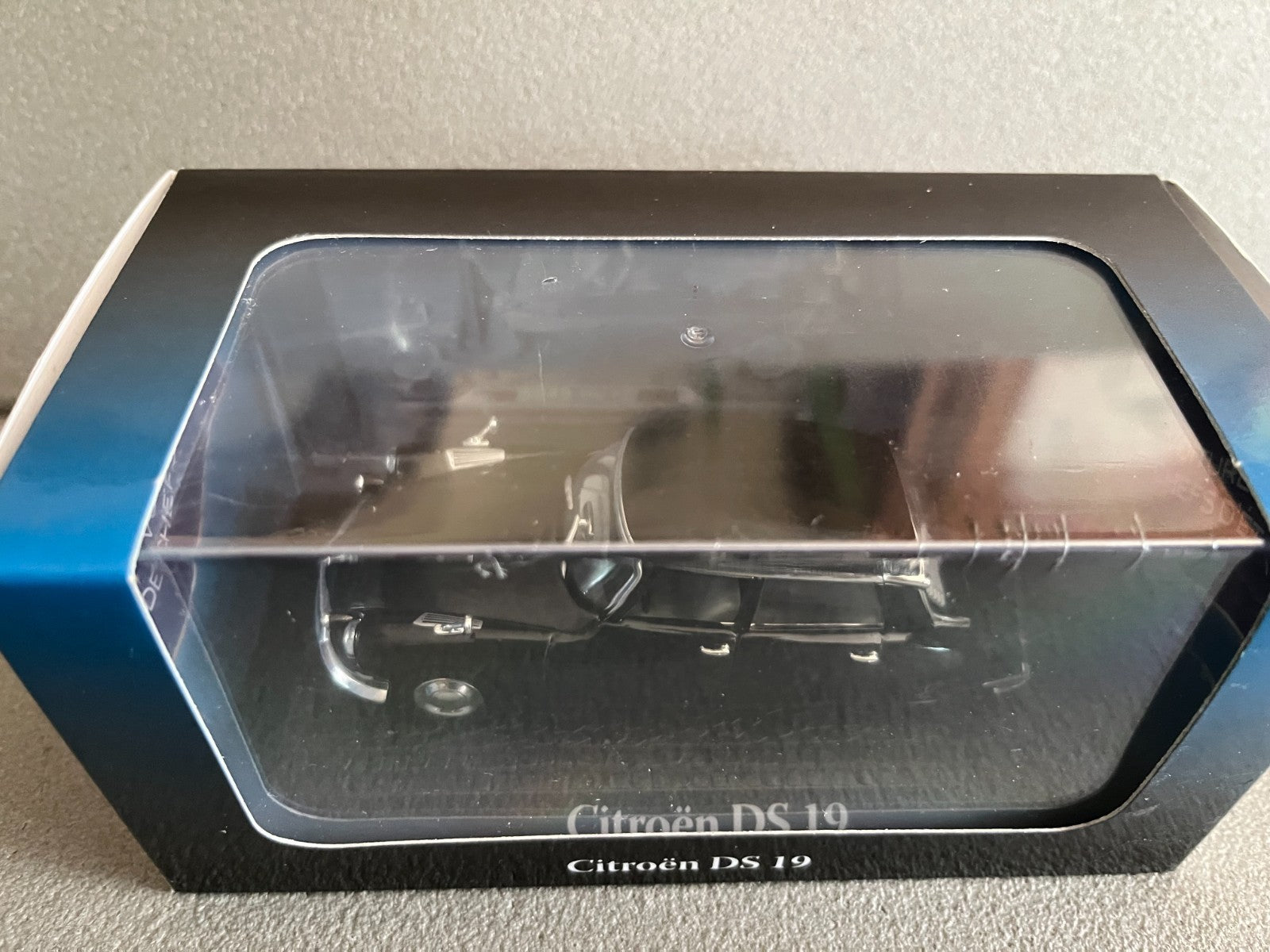 Voiture Miniature Citroen DS 19 Attentat Petit Clamart De Gaulle 1962 au 1/43