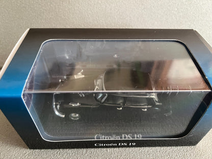 Voiture Miniature Citroen DS 19 Attentat Petit Clamart De Gaulle 1962 au 1/43