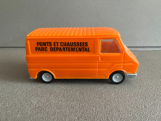 Jouet Ancien Voiture Miniature Fourgon Plastique Citroen C35 Clé France 1/32