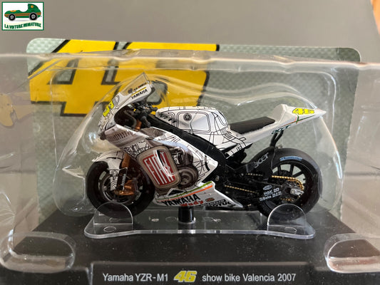Moto GP miniature Valentino Rossi 46 Yamaha YZR-M1 Show Bike Valencia 2007 1/18