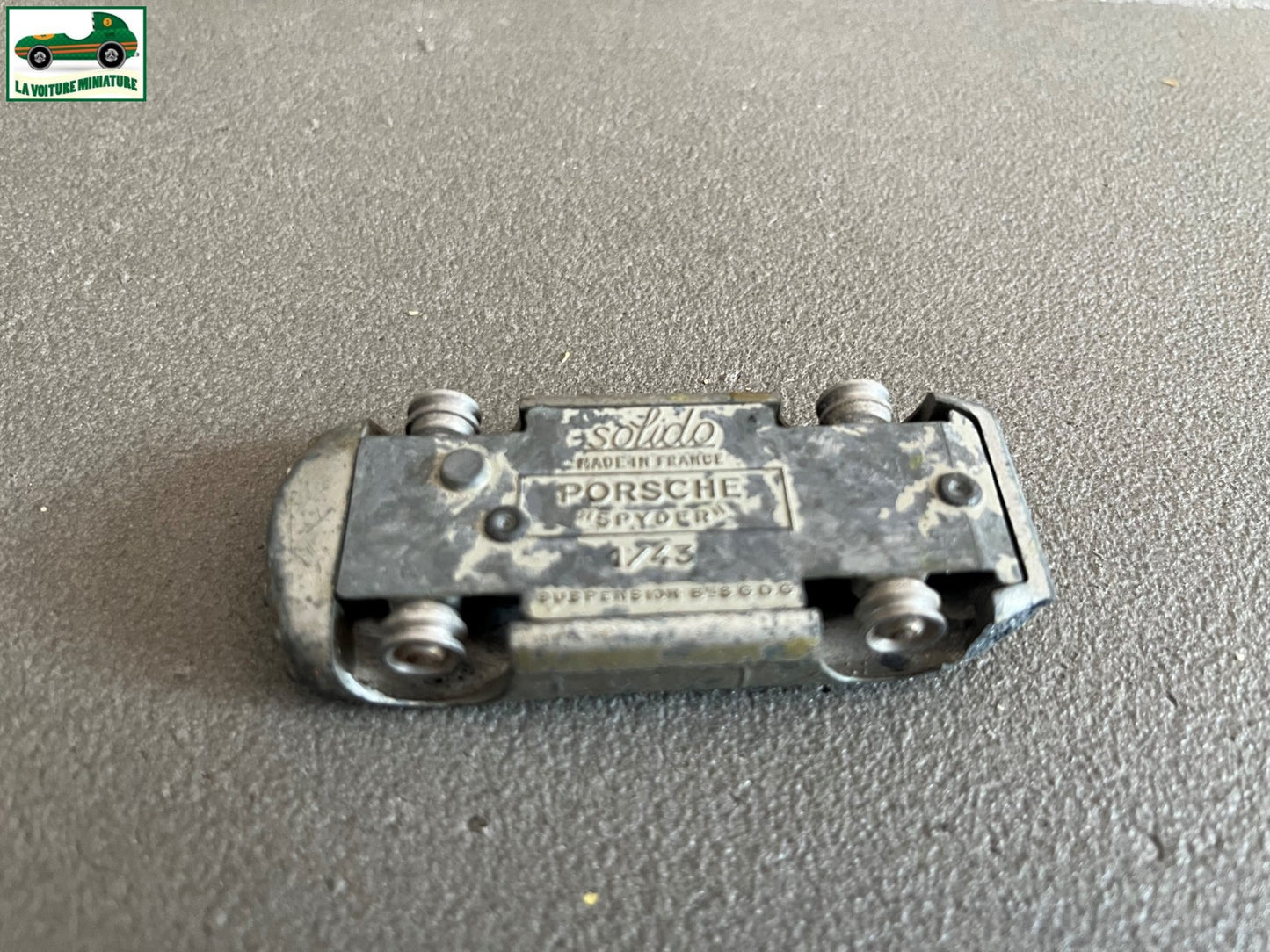 Ancienne Voiture Miniature Porsche Spyder Solido Serie 100 1/43 Epave
