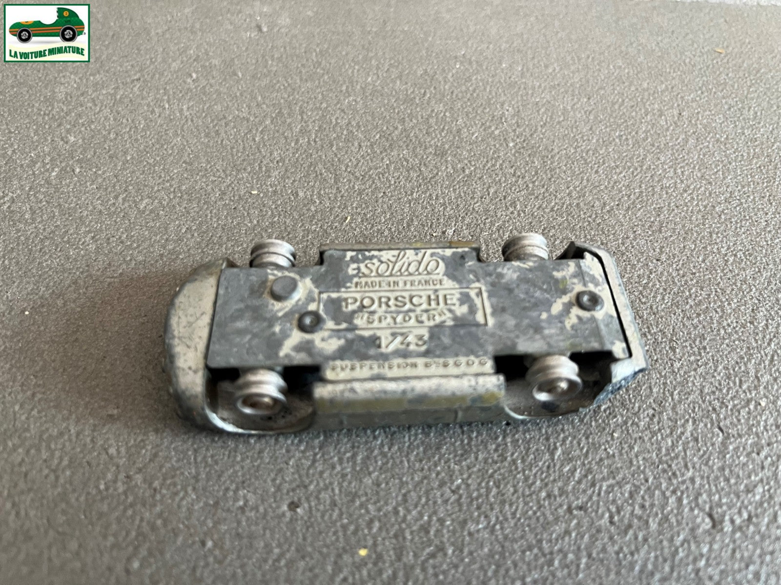 Ancienne Voiture Miniature Porsche Spyder Solido Serie 100 1/43 Epave