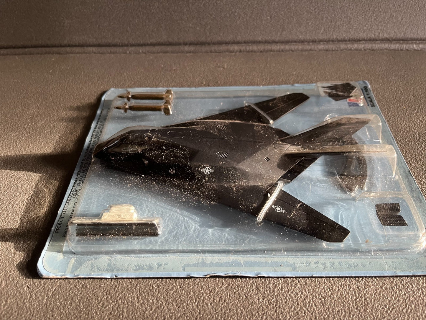 Avion miniature Militaire F-117 Stealth Italeri 1/100