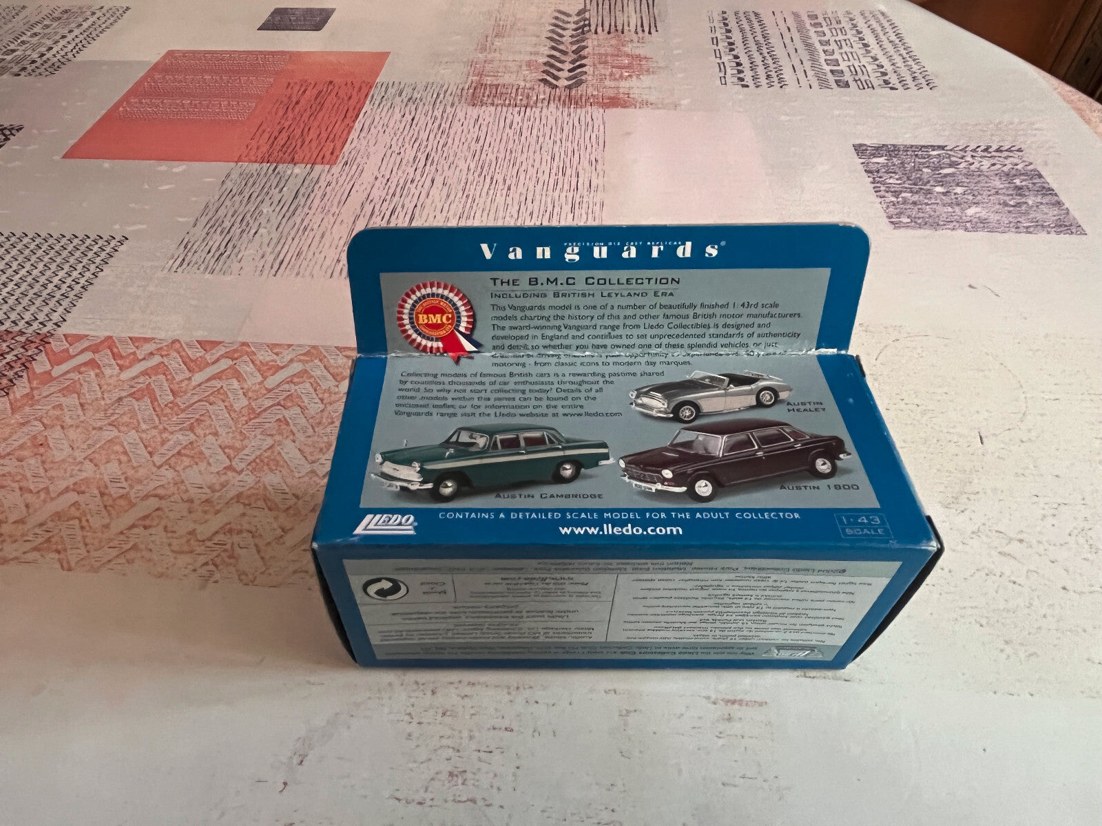 Voiture miniature Morris Minor Van Vanguards au 1/43