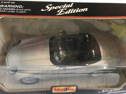 Voiture miniature BMW Z8 Maisto au 1/24