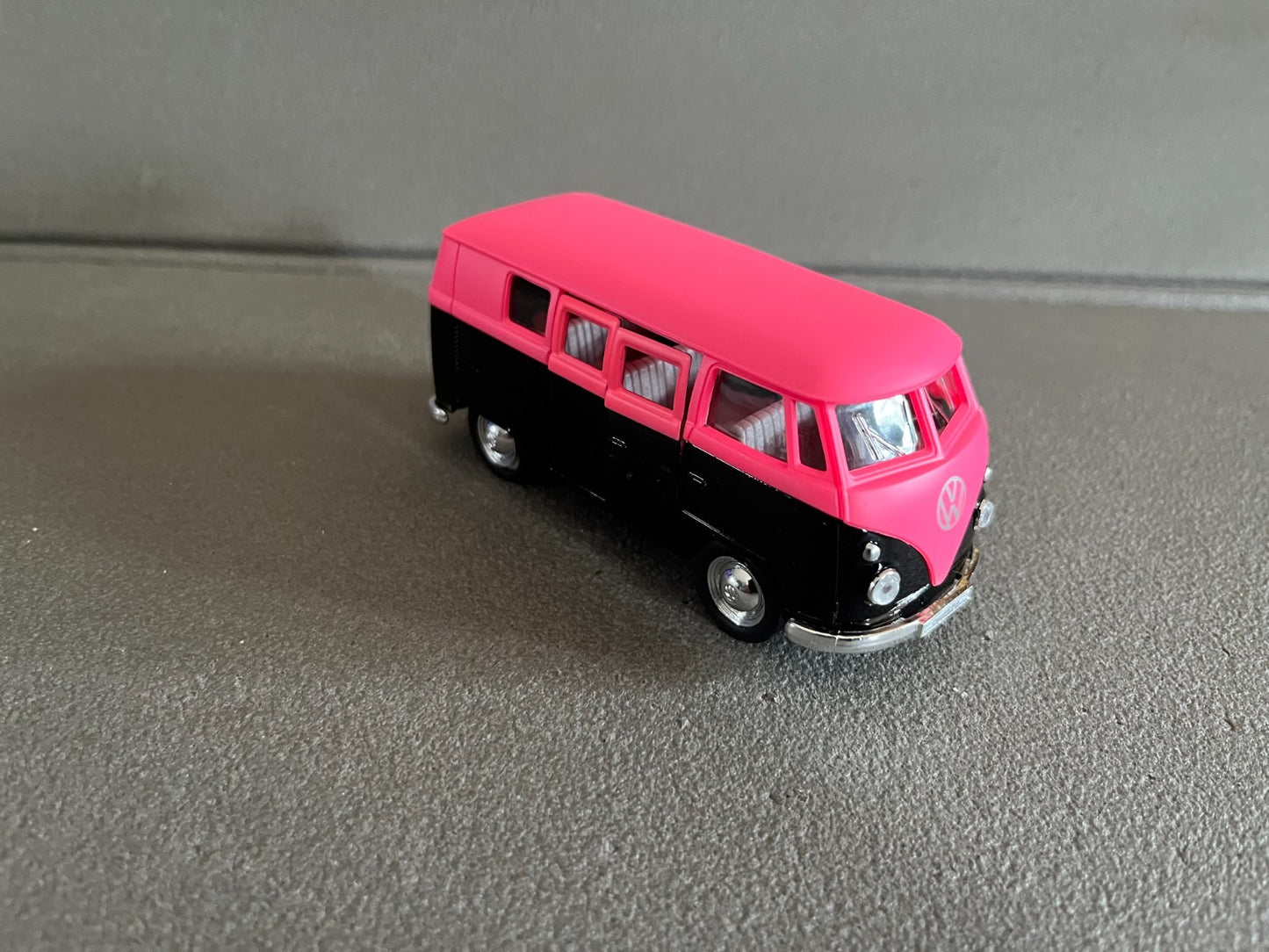 Voiture Miniature Bus Volkswagen Combi T1 1963 Welly au 1/34 1/39