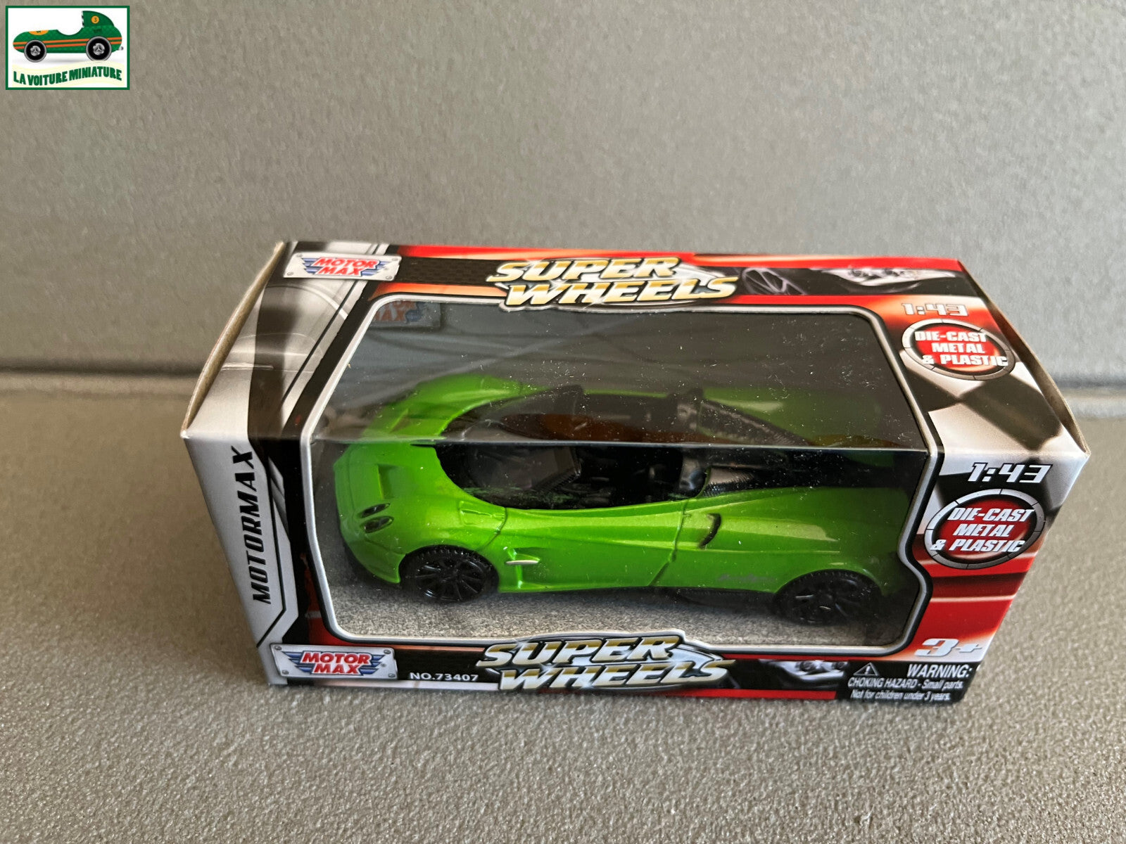 Voiture miniature 2017 Pagani Huayra Roadster Motor Max 1/43