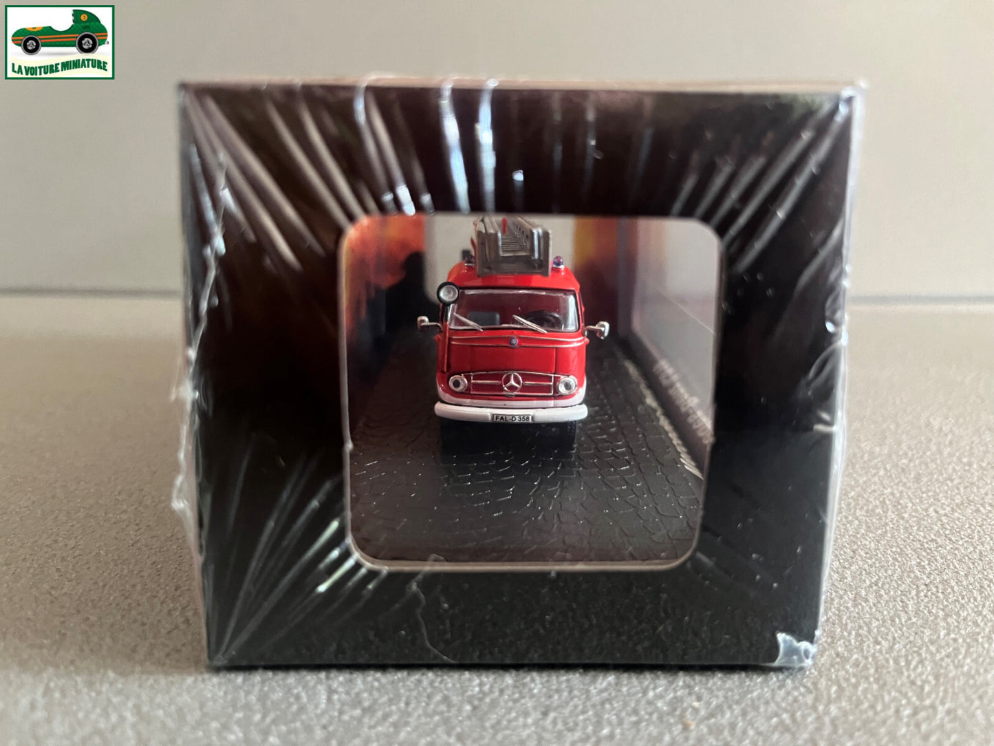 Voiture miniature Camion Pompiers Mercedes Benz L319 Editions Atlas au 1/72