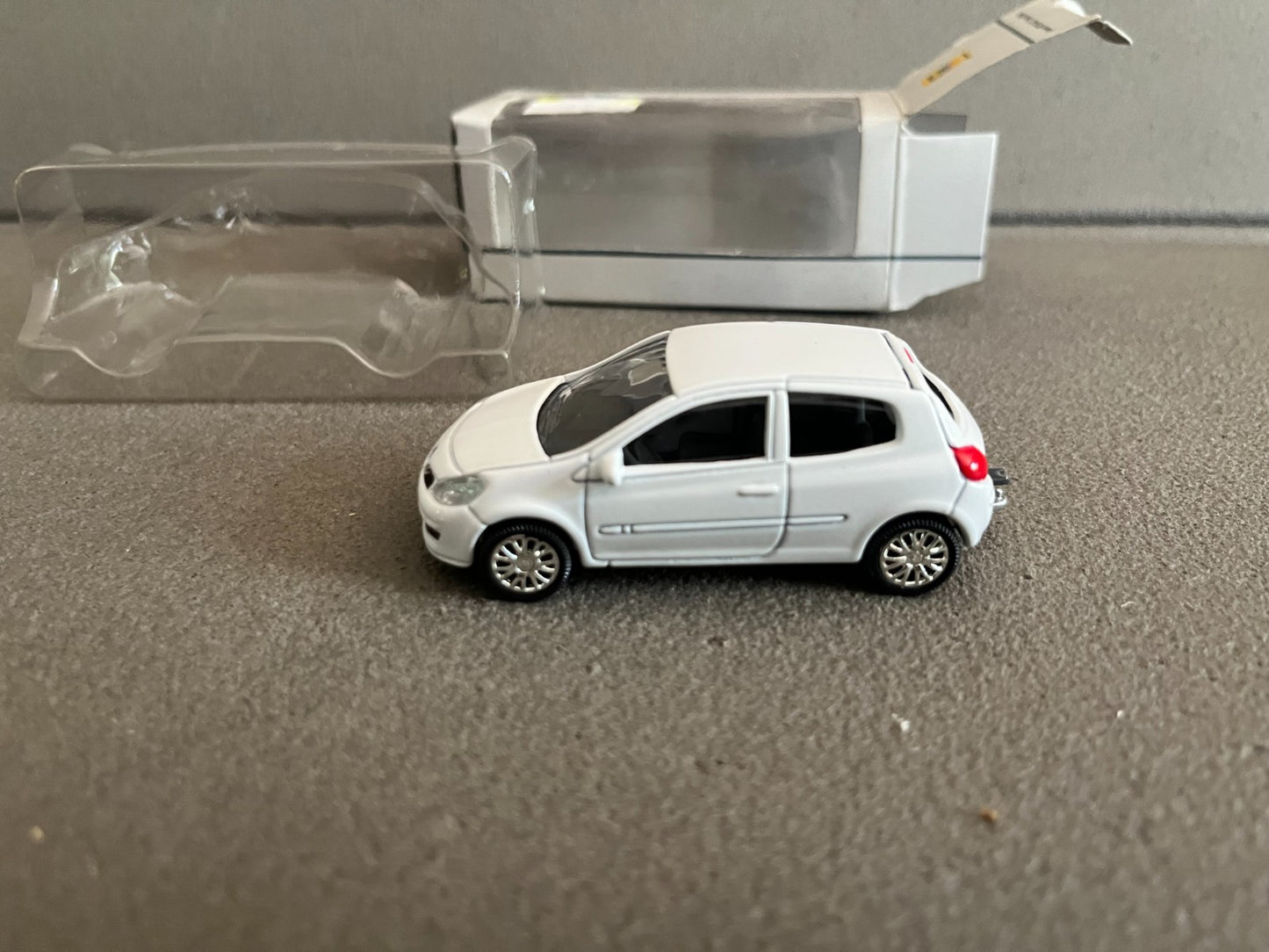Voiture miniature Renault Toys Clio 2005 Norev 3 inches 1/64