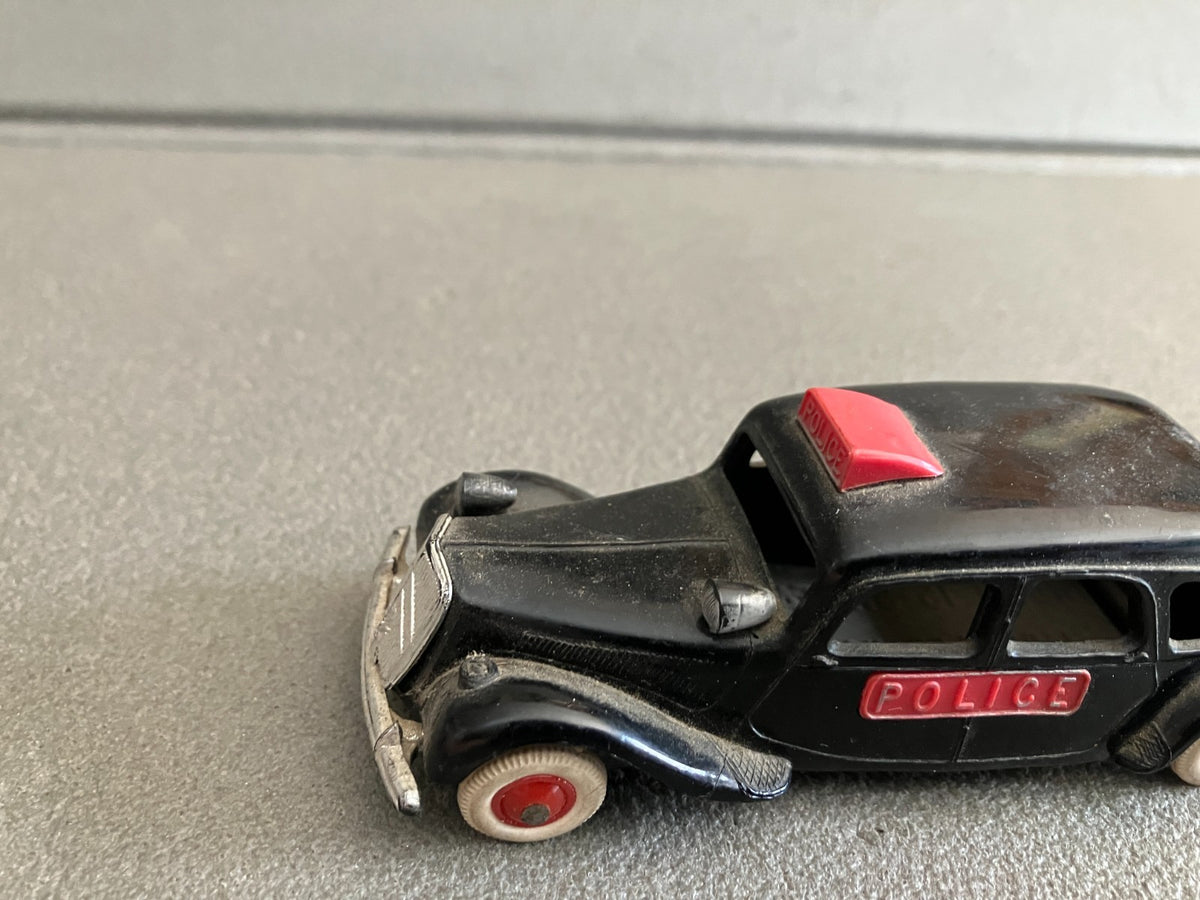 Ancienne Voiture Miniature Citroen Traction 15 Six Police Norev Plastique Epave