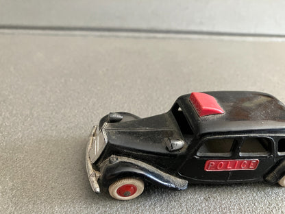 Ancienne Voiture Miniature Citroen Traction 15 Six Police Norev Plastique Epave