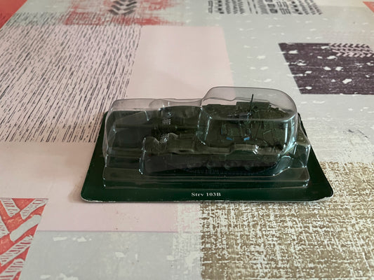 Miniature Militaire Char soviétique Strv 103b au 1/72