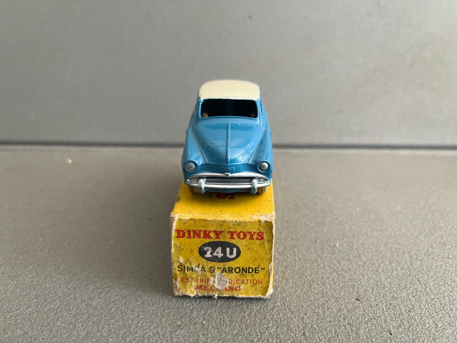 Ancienne Miniature Voiture Simca 9 Aronde Dinky Toys France 24U Bi-ton Boite