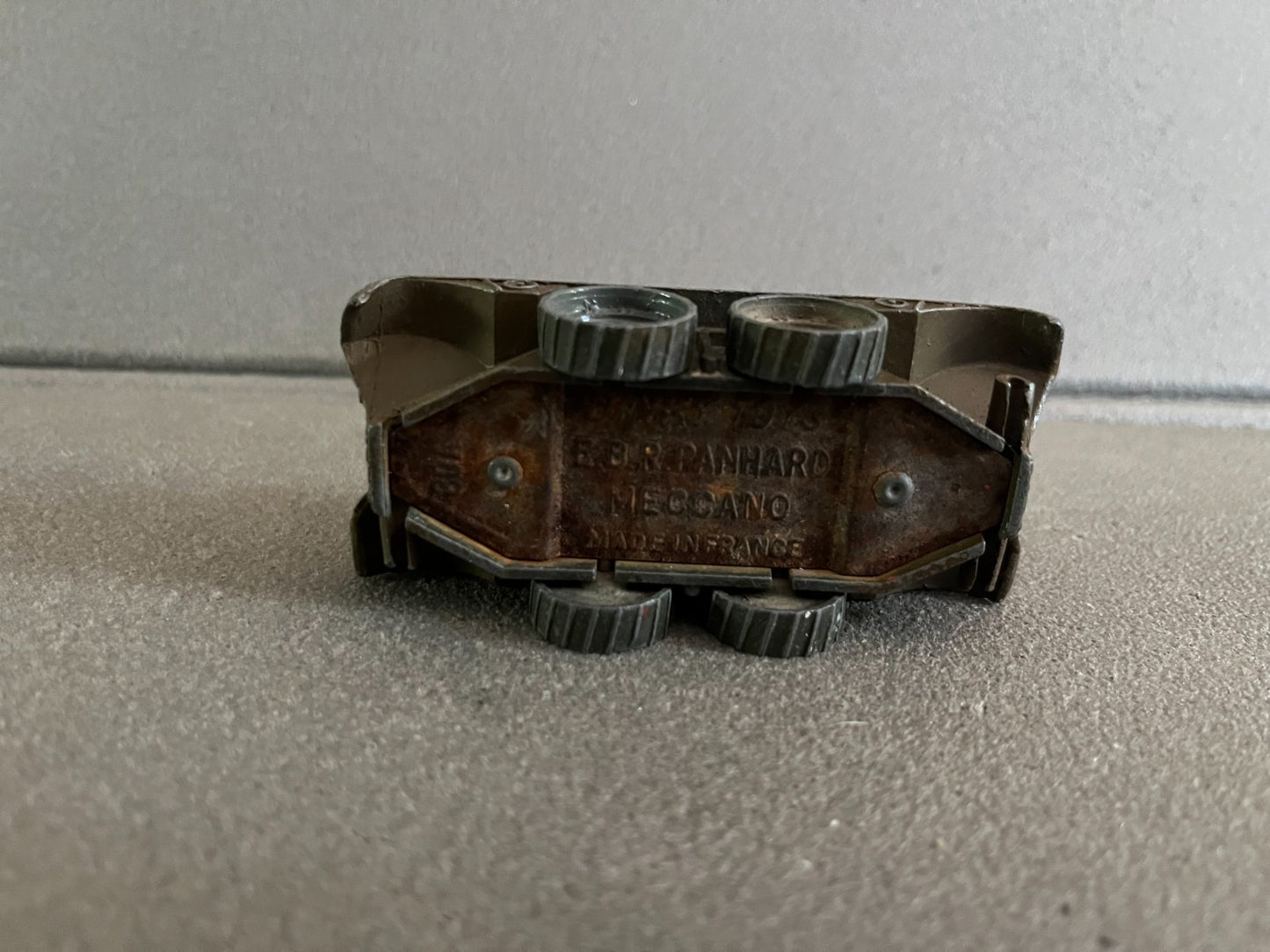 Ancienne Miniature Militaire Char EBR Panhard Dinky Toys Meccano France Epave