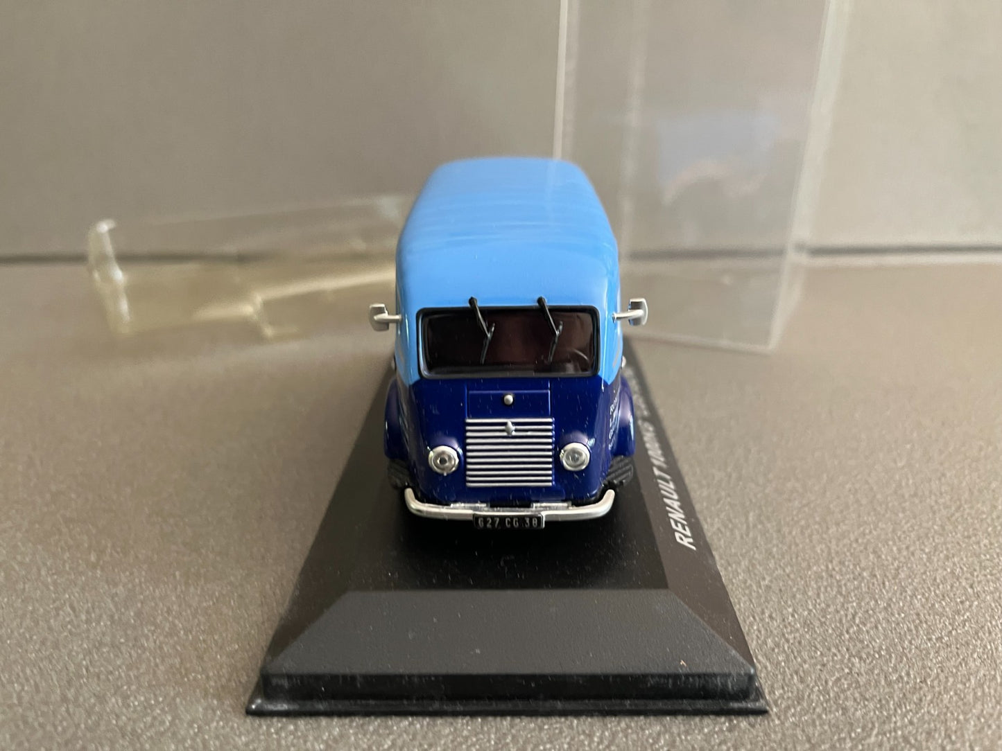 Voiture Miniature Camion Publicitaire Renault 1000KG Lustucru au 1/43
