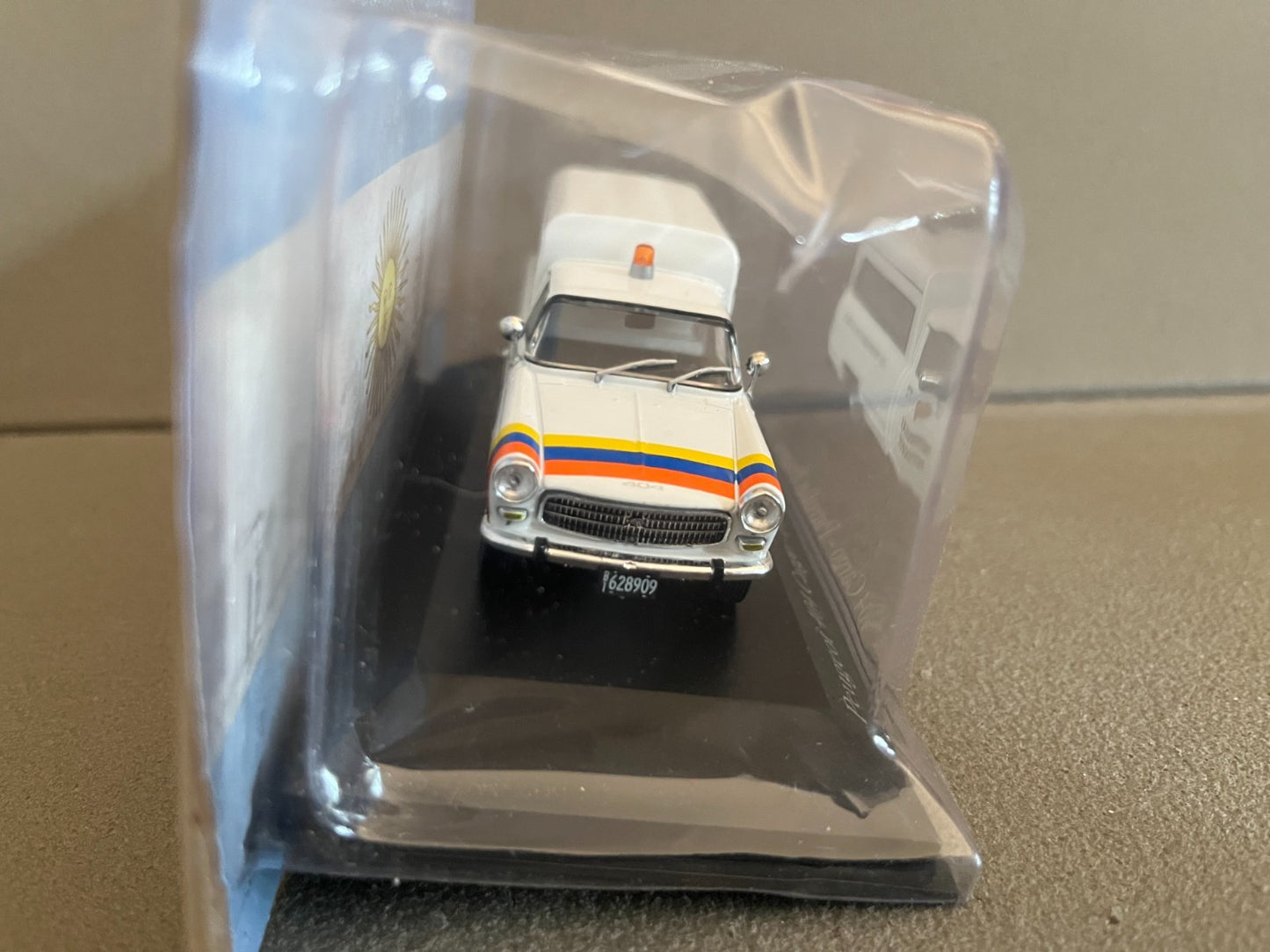 Voiture Miniature Peugeot 404 Cargo Patrullas 1980 Ixo Argentine au 1/43