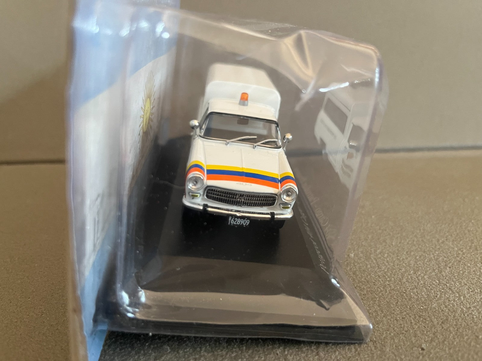 Voiture Miniature Peugeot 404 Cargo Patrullas 1980 Ixo Argentine au 1/43
