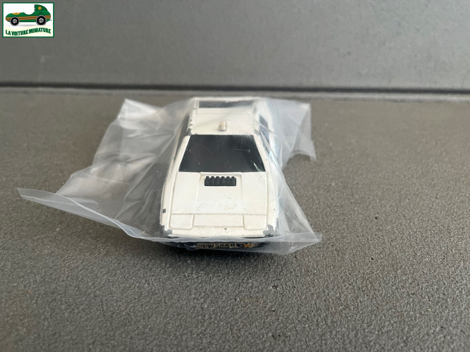 Voiture Miniature Lotus Esprit 007 Bond Corgi GT Britain 1/35 1/36 Epave