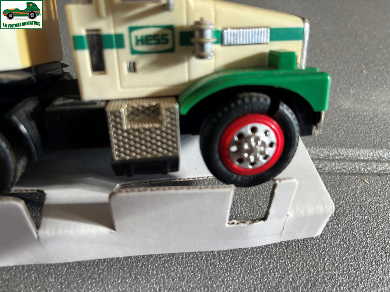 Voiture Miniature Camion Semi Remorque Tirelire Hess Toy Truck Bank Ancien HS
