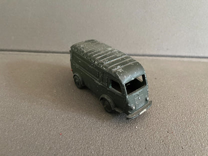 Ancienne Miniature Camion Renault 1000 Kgs CIJ France Epave