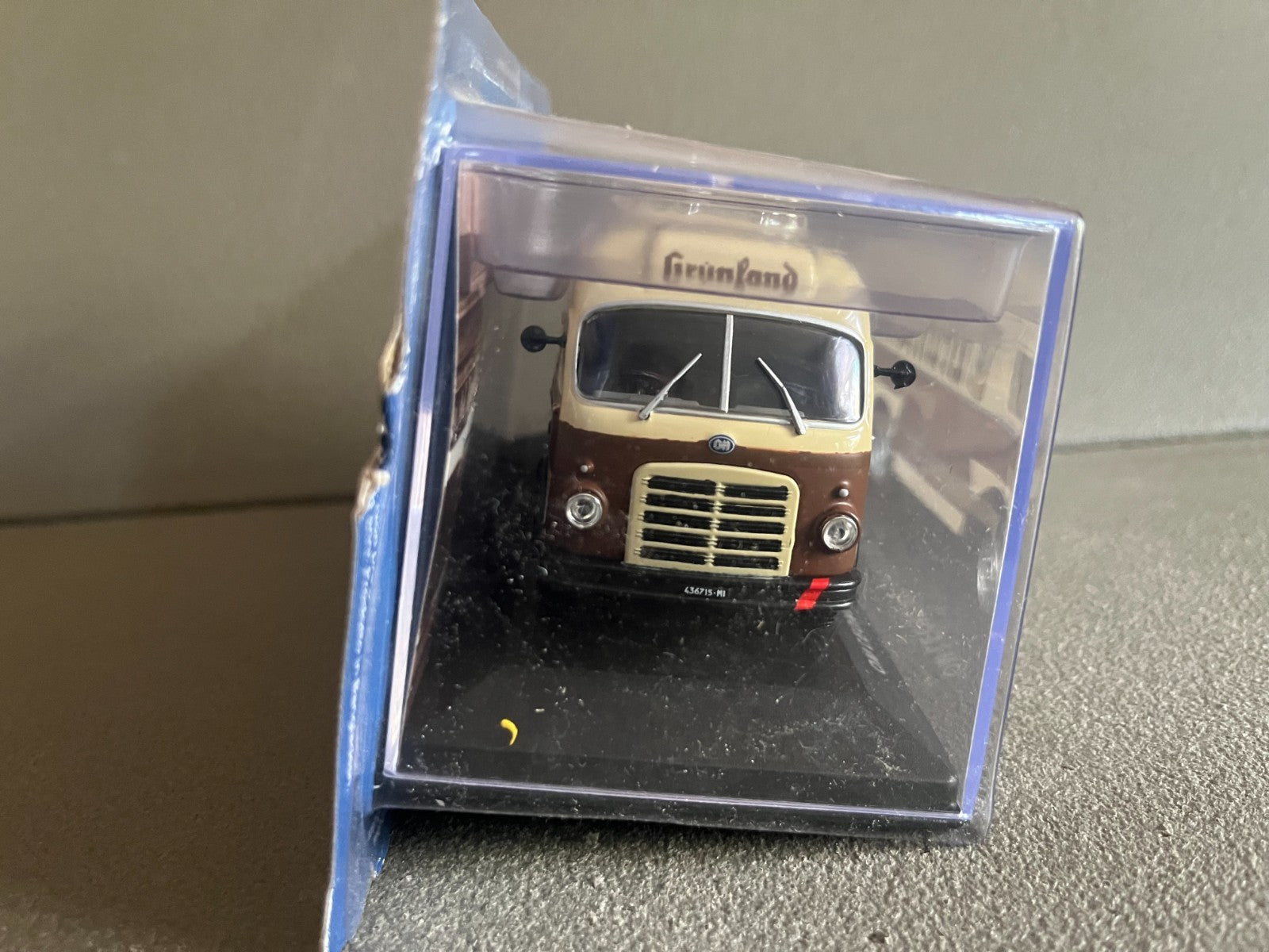Voiture Miniature OM Leoncino Furgone Grunland 1959 au 1/43