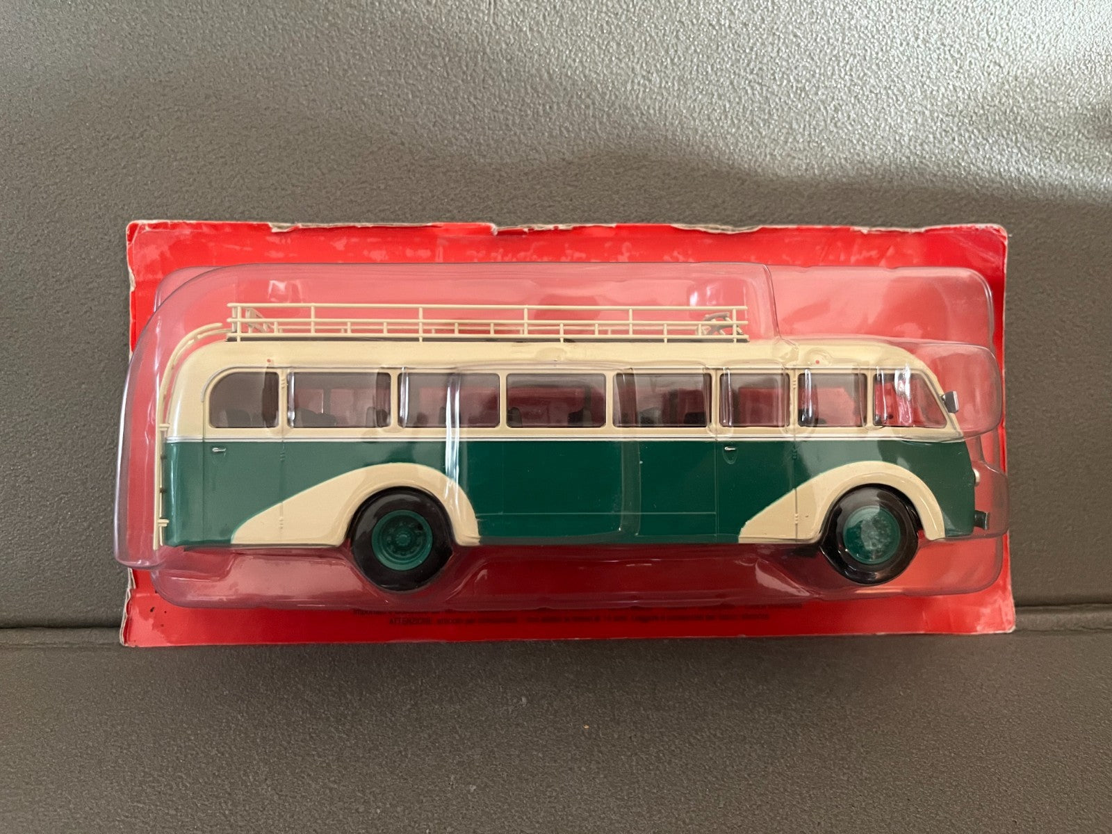 Voiture miniature Panhard Movic IE 24 1948 1/43 Autobus Autocars du Monde