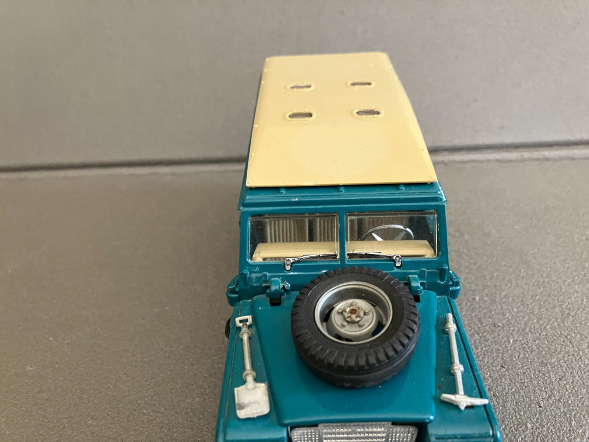 Ancienne Voiture miniature Land Rover Polistil Italy 1/25 Incomplète