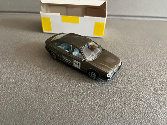 Jouet Ancien Voiture Miniature Citroen Xantia Burago  Rochetaillée 94 1/43