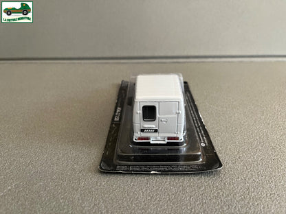 Voiture Miniature IZH 27156 Pays de L'est URSS Russie au 1/43