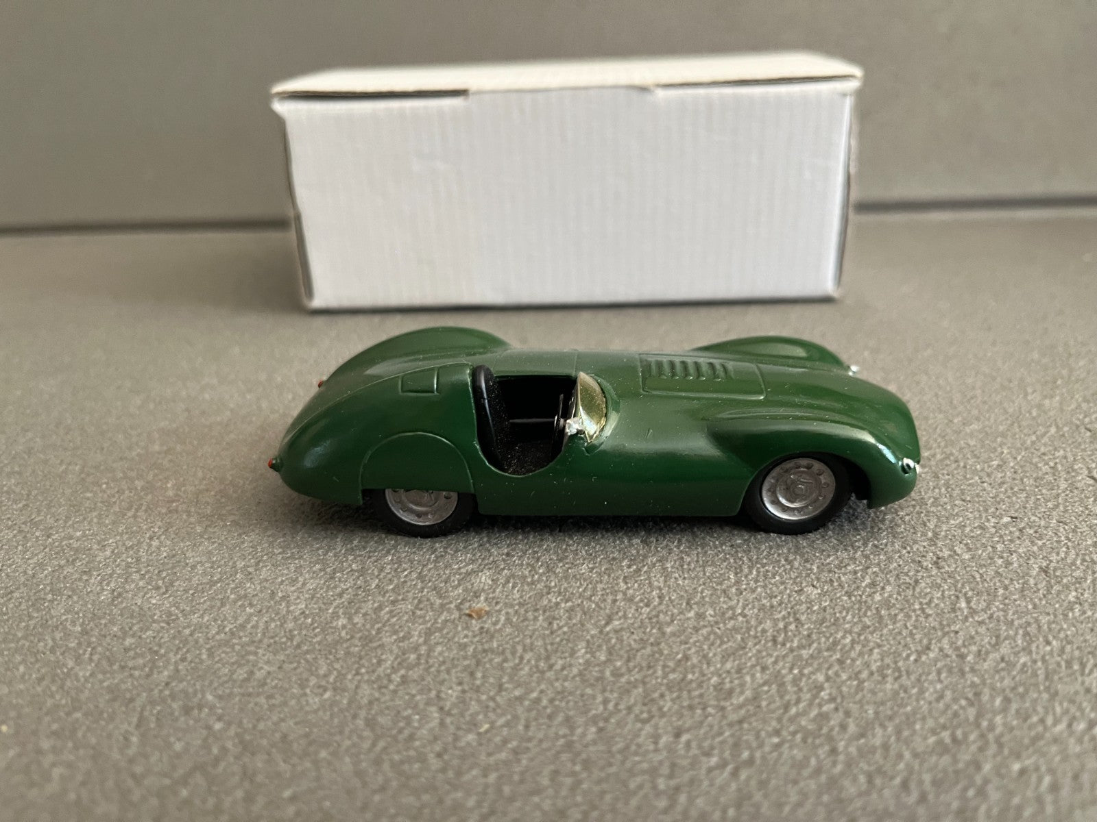 Ancienne Voiture miniature Kit métal monté Mikansue Cooper Jaguar au 1/43