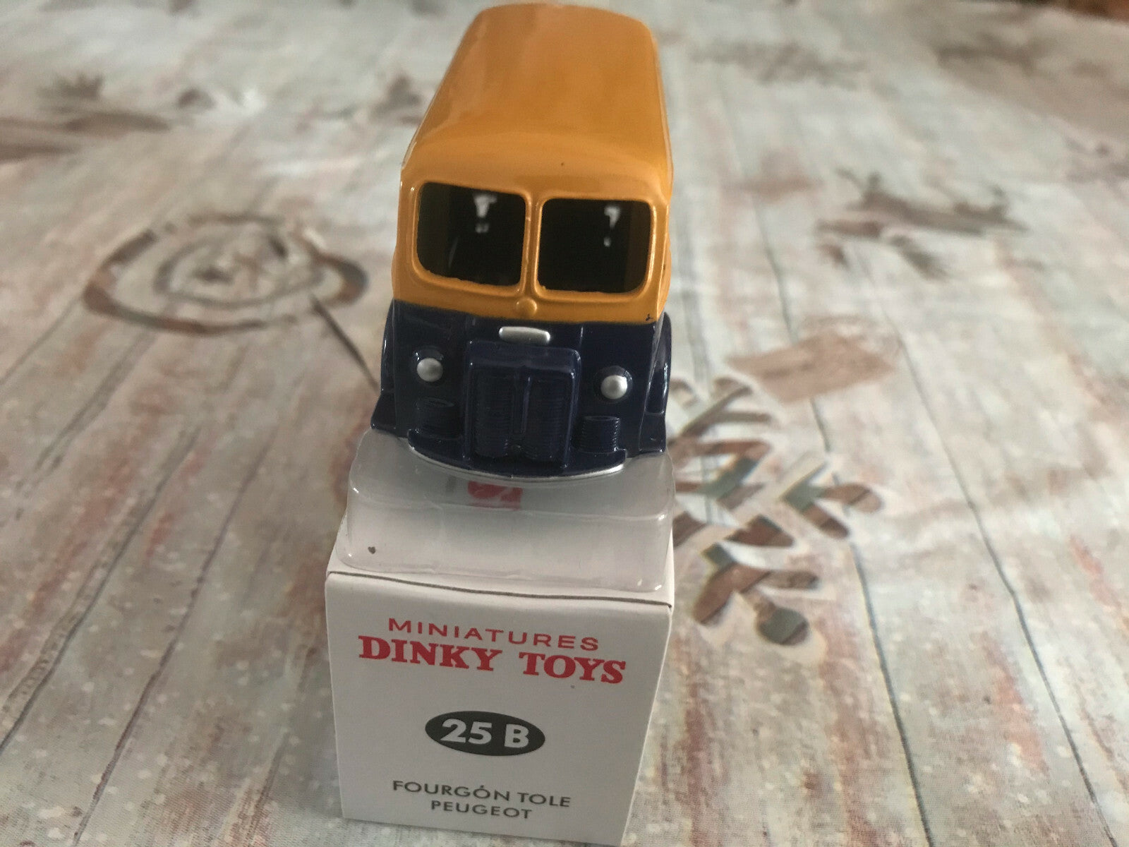 Voiture Miniature Fourgon Tolé Peugeot Service Hors Série 25 B Dinky Toys Atlas
