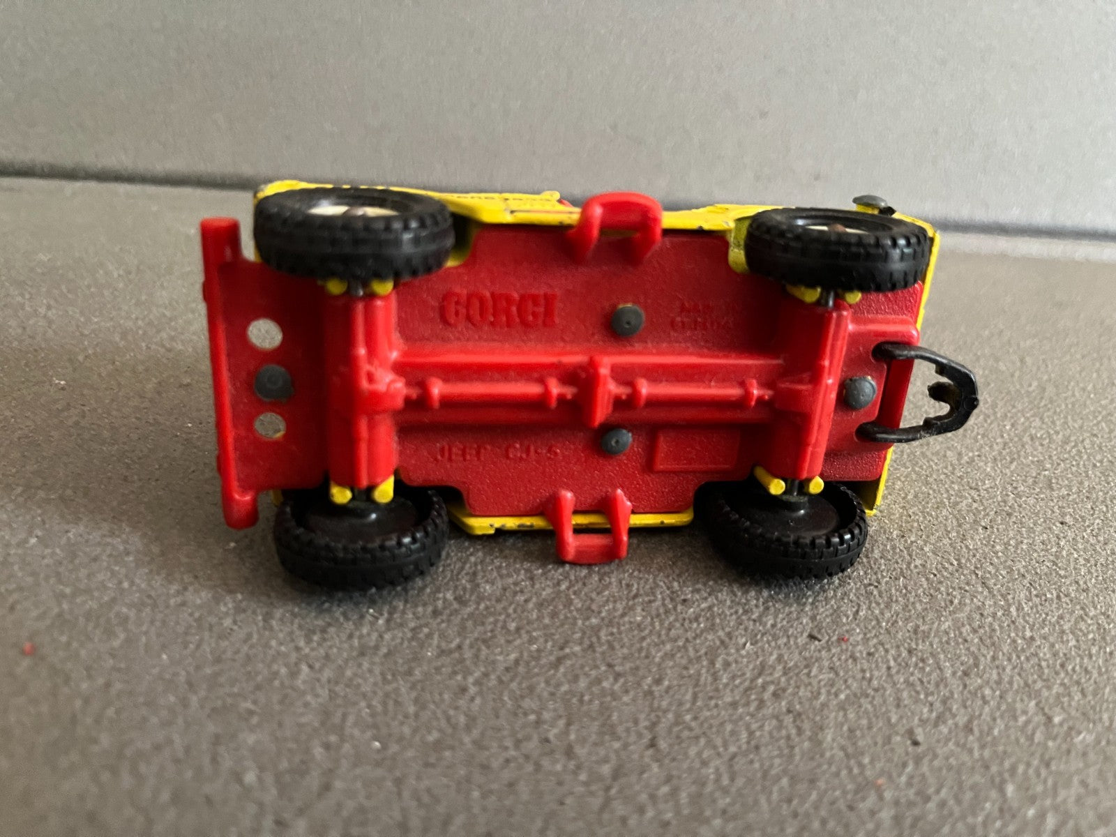 Ancienne Miniature Voiture Corgi Toys Jeep CJ-5 1/36 Epave